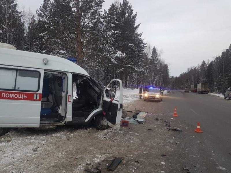 В Иркутске в ДТП погибли водитель “скорой” и фельдшер