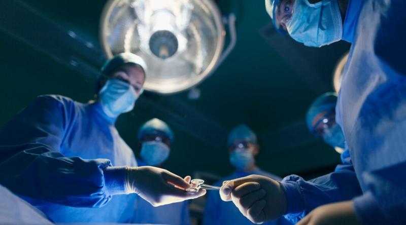 В Мурманске задержали хирурга, доверившего операцию студентам
