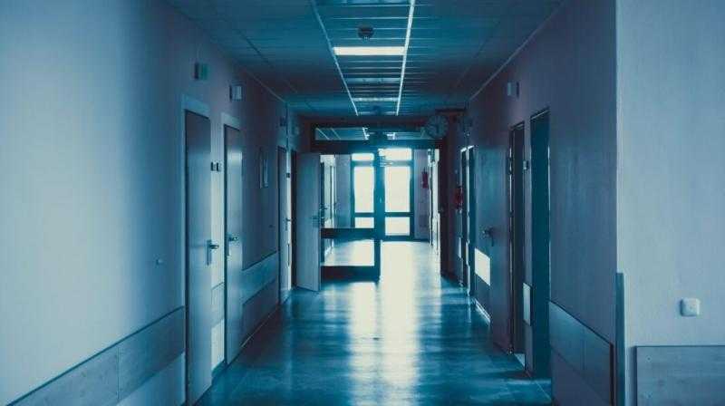 СК возбудил уголовное дело из-за смерти пациентки в коридоре больницы