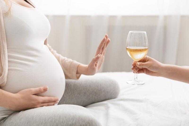 Пугающие мифы и обнадеживающая правда о вреде алкоголя во время беременности и грудного вскармливания