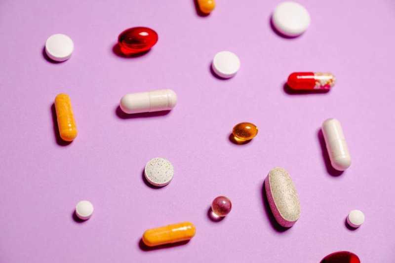Аптечка на дачу: какие средства иметь при себе на случай приступа, травм, отравления и не только