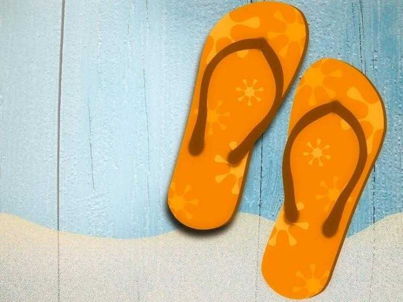 Чем на самом деле опасна летняя обувь без каблука и как ее правильно выбирать
