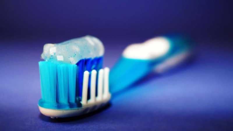 Как сэкономить на стоматологе: домашний уход и девайс, без которого не обойтись