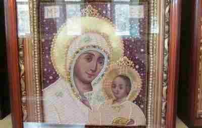 Эта икона Вифлеемской Божьей Матери. Это Единственная икона, где Богородица улыбается. Эта икона Она…