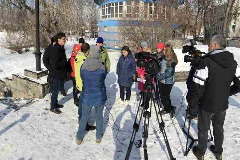 В Томске сотрудники станции скорой медицинской помощи просят отстранить от должности главврача учреждения Николая Родионова. Соответствующее письмо они написали министру здравоохранения России Веронике Скворцовой, передаёт ТВ2.