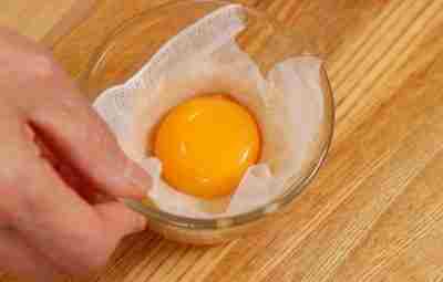 Используем 2 яйцa для иcчeзнoвeния бoли в кoлeнах и «ρeмoнтa» cуcтaвoв ПОНАДОБИТСЯ: яичный жeлтoк…