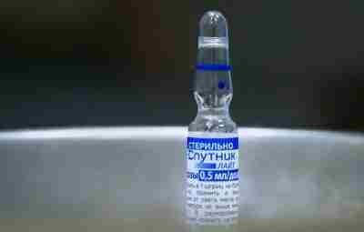 Обновленная противоковидная вакцина «Спутник Лайт» может поступить в гражданский оборот уже в середине декабря…