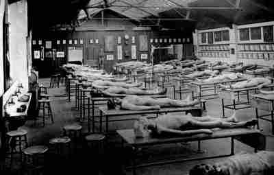 Анатомический класс Медицинского колледжа в Чикаго, 1900 год: