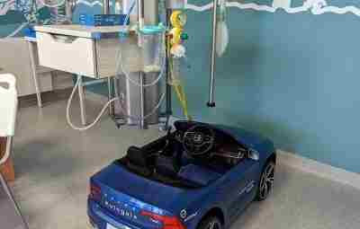 В польской клинике дети едут на операции и процедуры — на мини-автомобилях На своей…