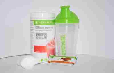 Про Гербалайф. Herbalife или Herbadeath? Как БАДы становятся ядом? Пациентка в Индии умерла от…